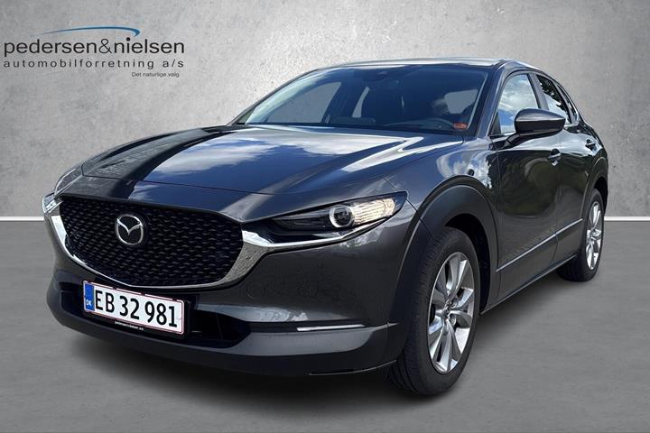 Grå Mazda CX-30 fra 2024 set udefra