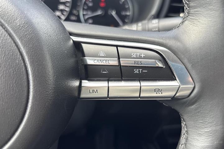 Grå Mazda CX-30 fra 2024