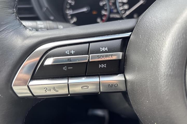 Grå Mazda CX-30 fra 2024