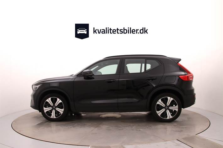 Sort Volvo XC40 fra 2023