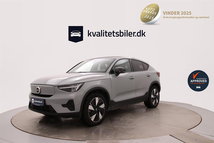 Grå Volvo C40 fra 2023 set udefra