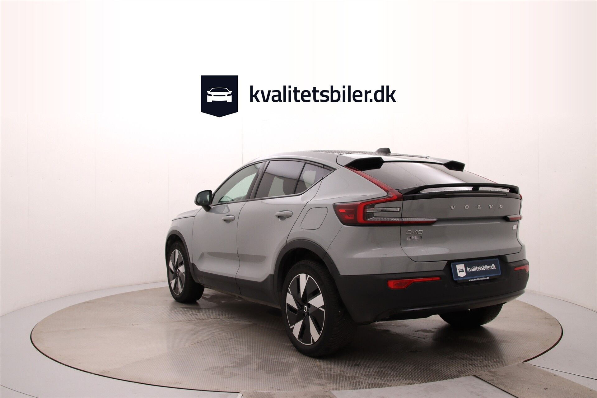 Grå Volvo C40 fra 2023