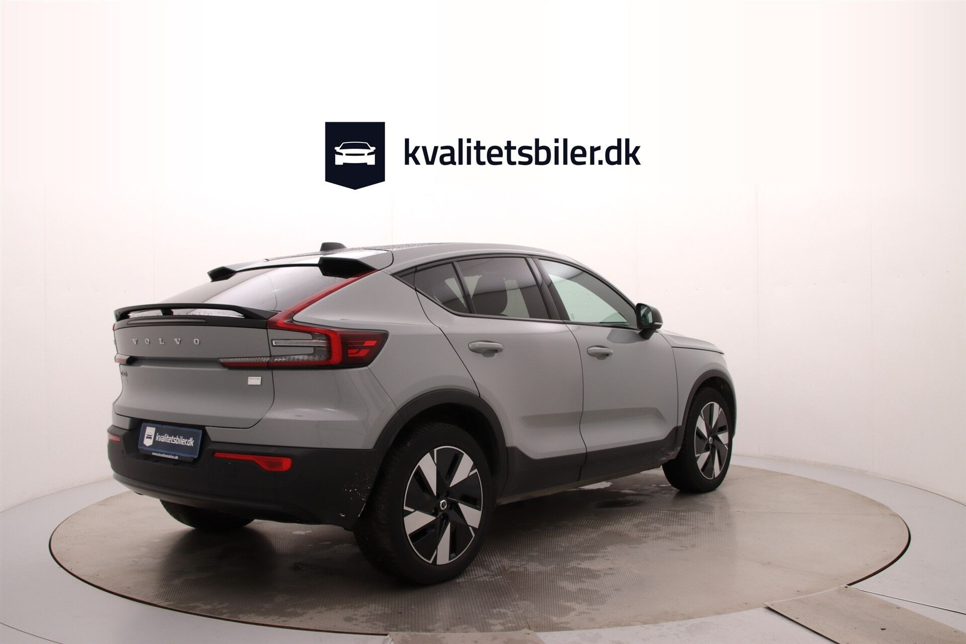 Grå Volvo C40 fra 2023