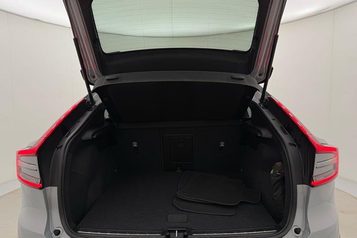 Grå Volvo C40 fra 2023