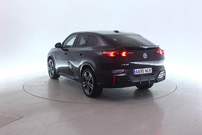 Sort BMW iX2 fra 2025