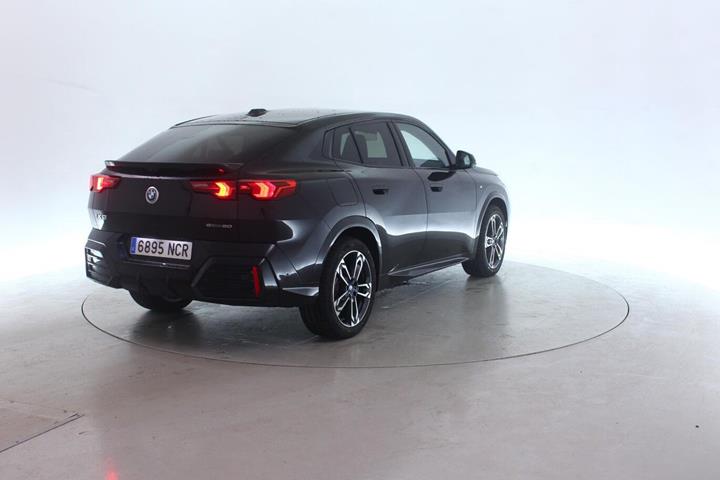 Sort BMW iX2 fra 2025