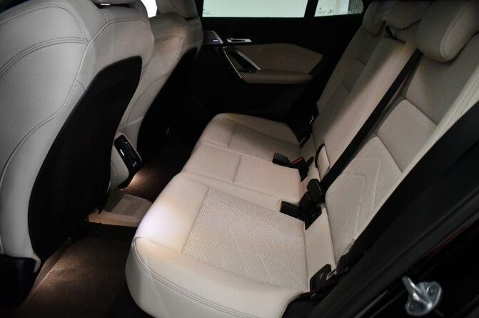 Sort BMW iX2 fra 2025