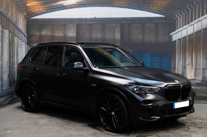 Sort BMW X5 fra 2022