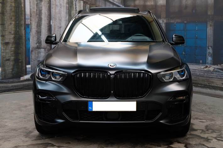 Sort BMW X5 fra 2022