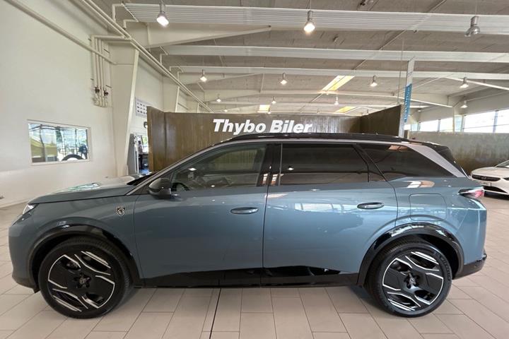 Blå Peugeot e-5008 fra 2025