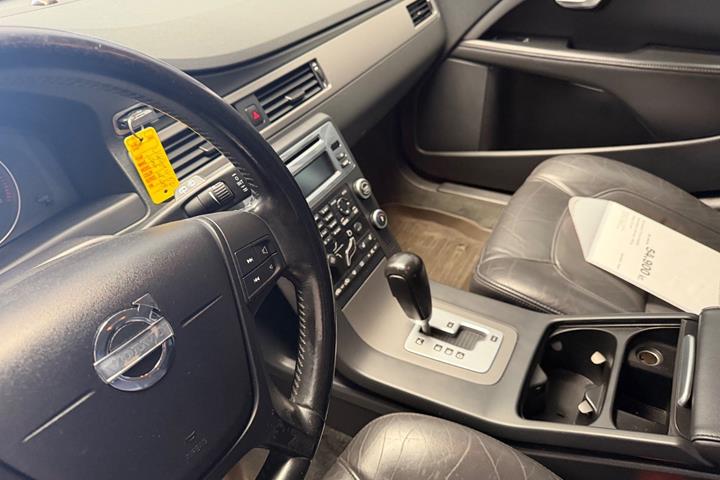 Sølv Volvo V70 fra 2011