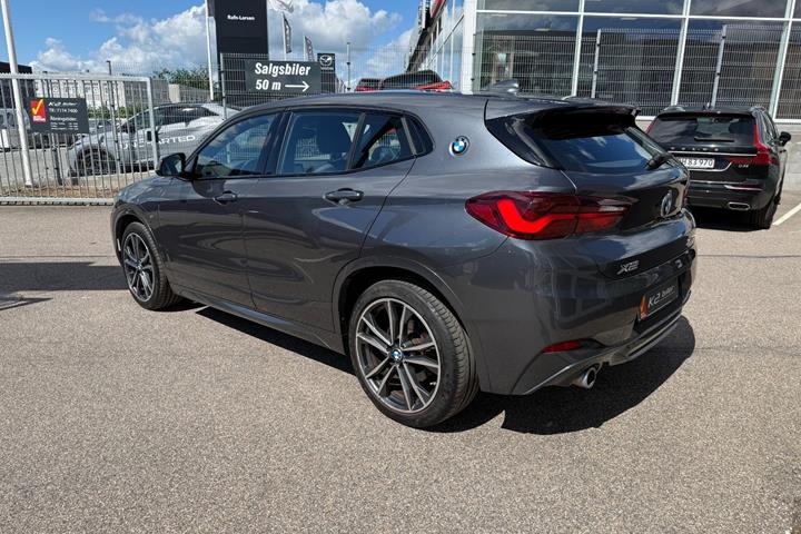 Grå BMW X2 fra 2021