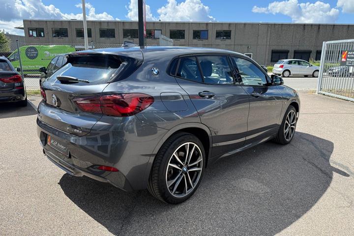 Grå BMW X2 fra 2021