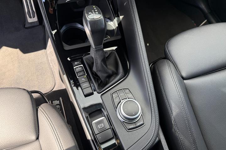 Grå BMW X2 fra 2021