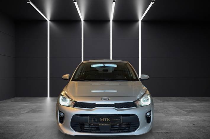 Sølv Kia Rio fra 2017