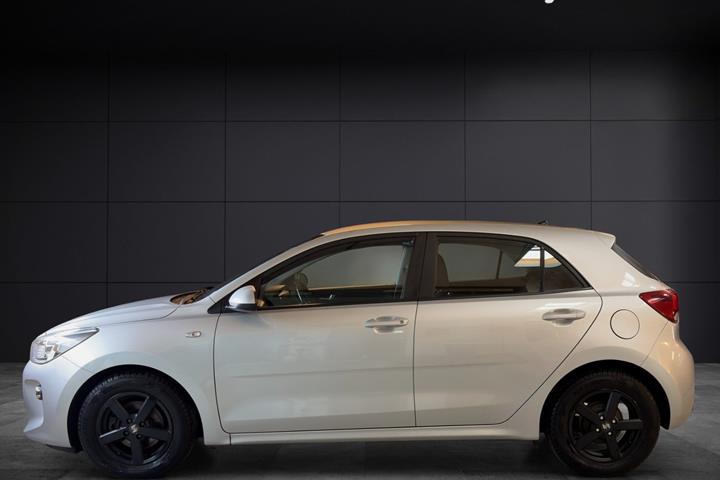Sølv Kia Rio fra 2017