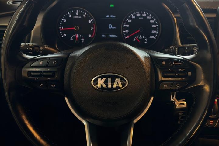 Sølv Kia Rio fra 2017