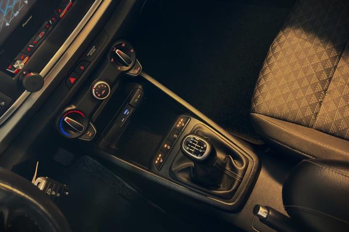 Sølv Kia Rio fra 2017