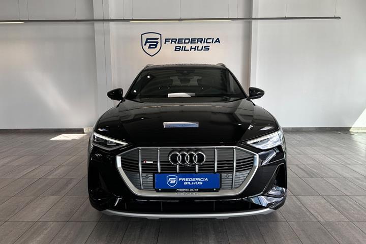 Sort Audi e-tron fra 2022