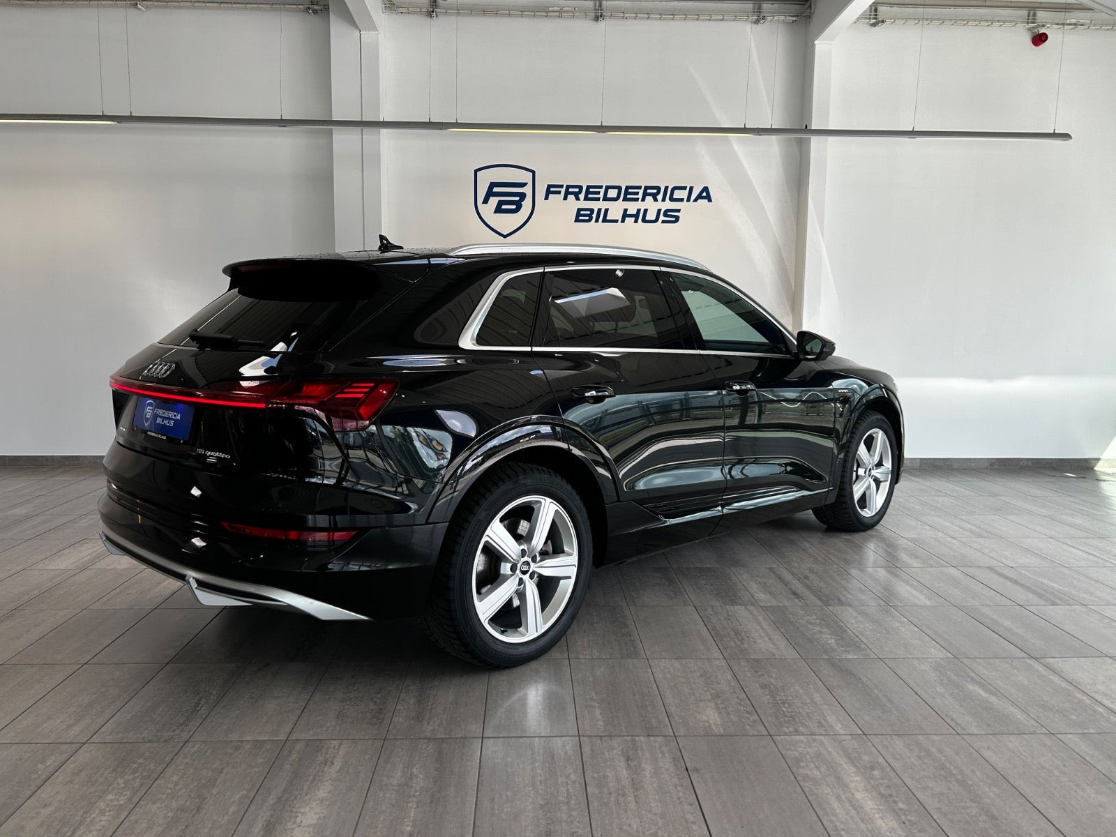 Sort Audi e-tron fra 2022