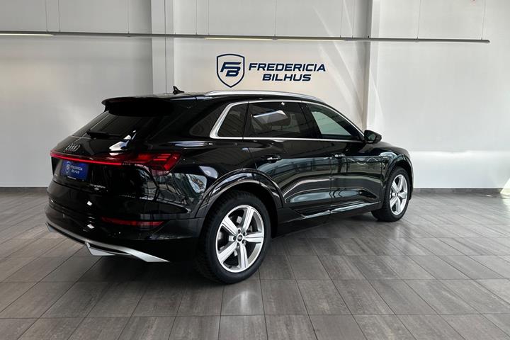 Sort Audi e-tron fra 2022