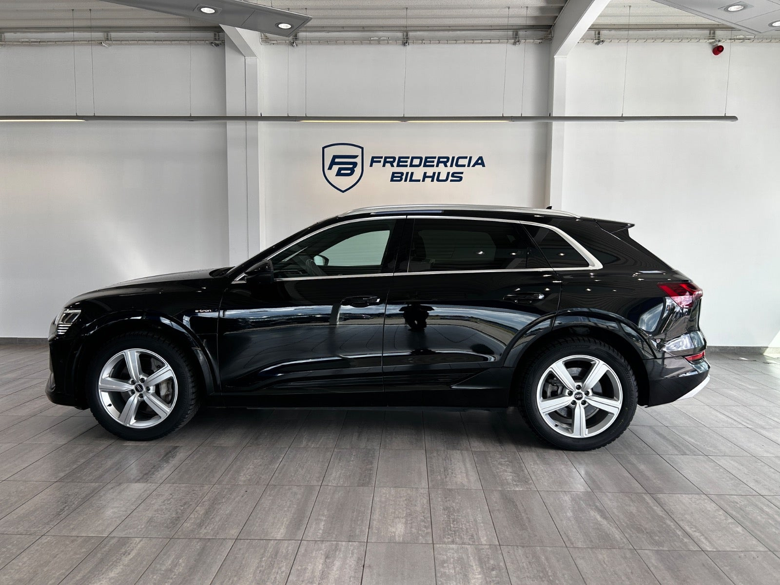 Sort Audi e-tron fra 2022