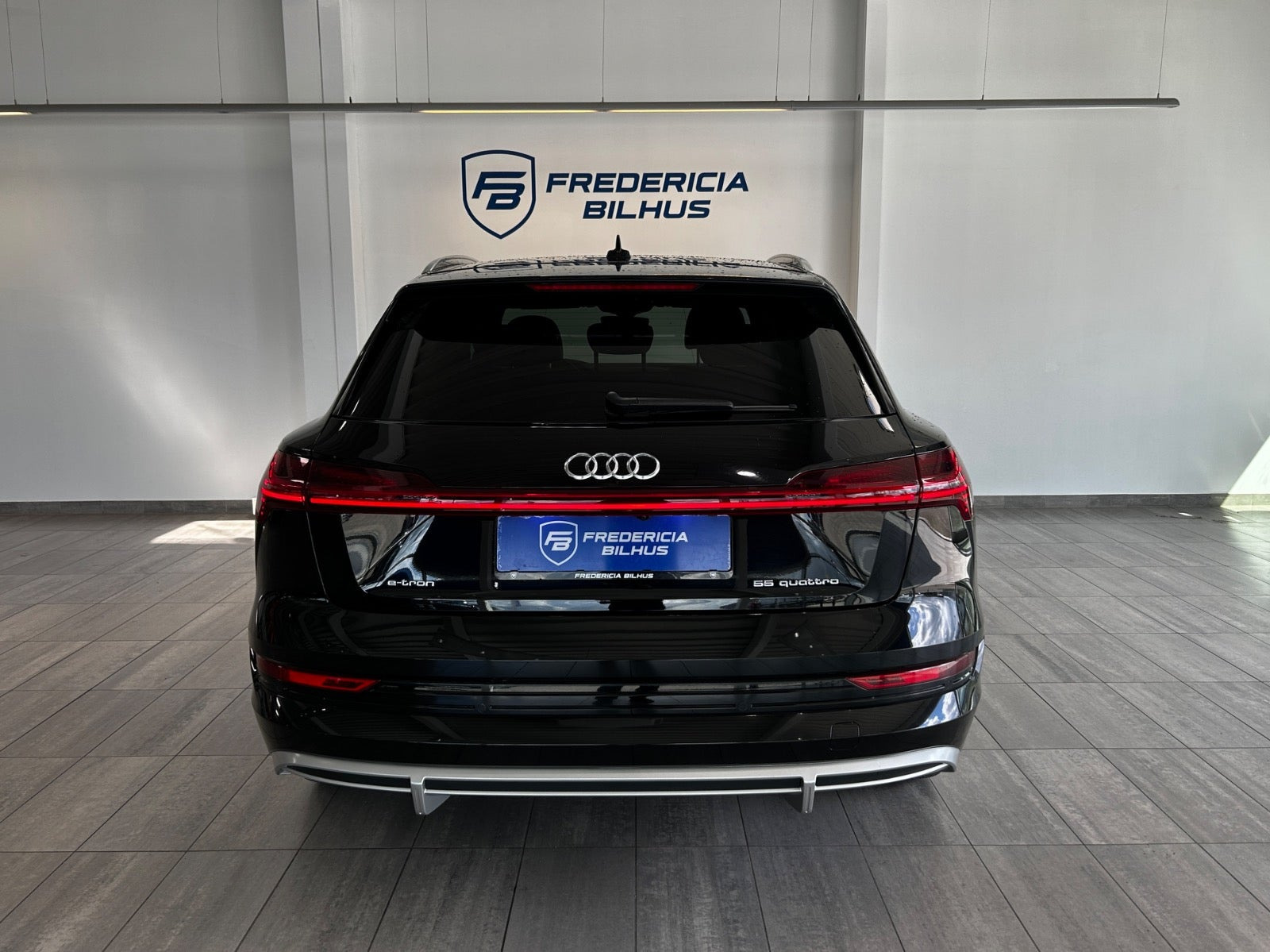 Sort Audi e-tron fra 2022