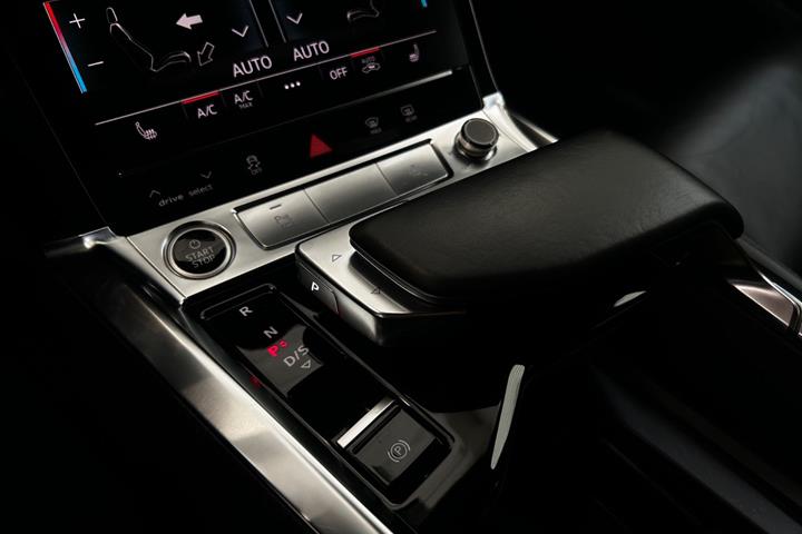 Sort Audi e-tron fra 2022