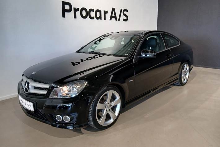 Sort Mercedes C180 fra 2011