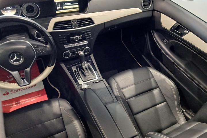 Sort Mercedes C180 fra 2011