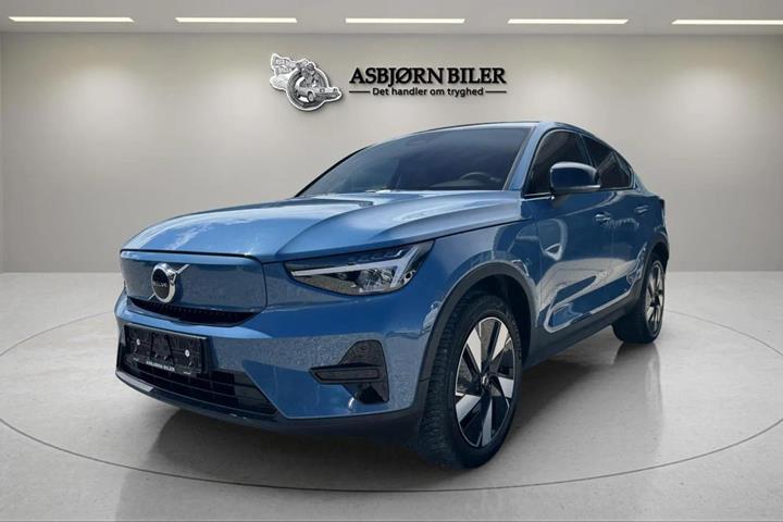 Blå Volvo C40 fra 2023 set udefra
