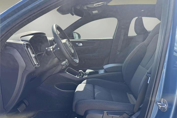 Blå Volvo C40 fra 2023