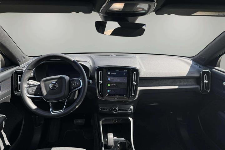 Blå Volvo C40 fra 2023