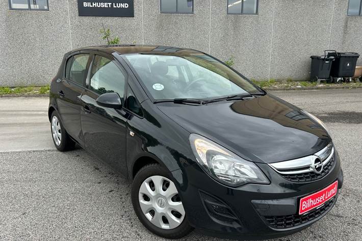 Sort Opel Corsa fra 2015