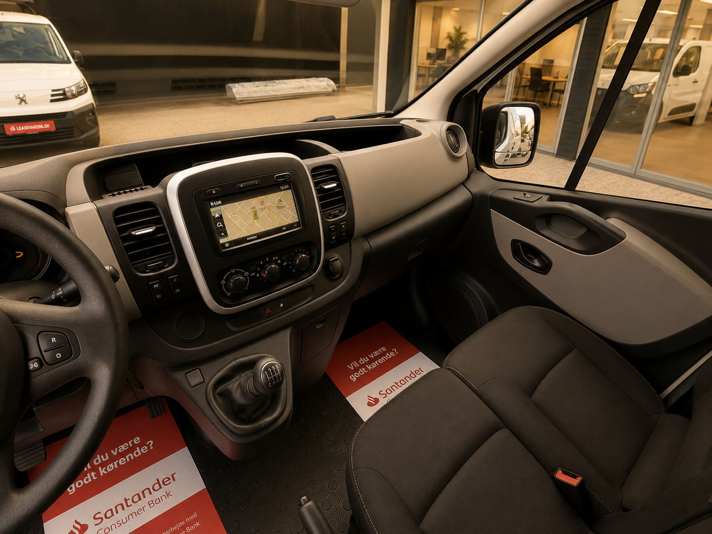 Hvid Renault Trafic T29 fra 2017