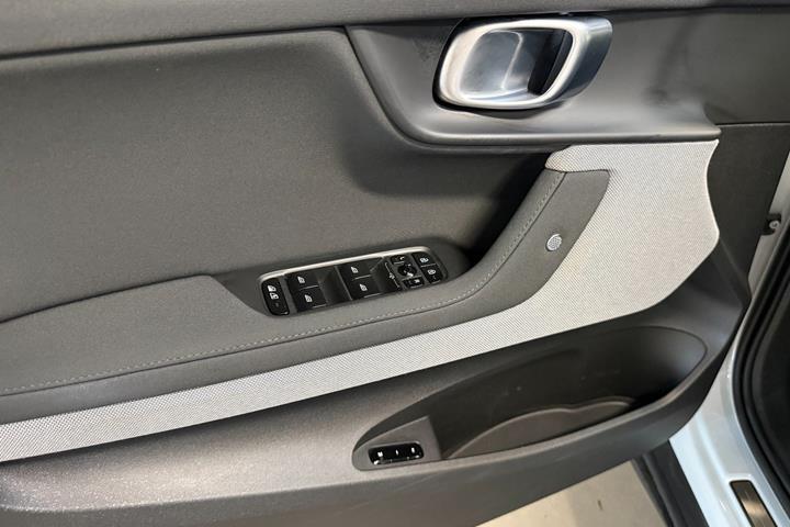 Hvid Polestar 2 fra 2024