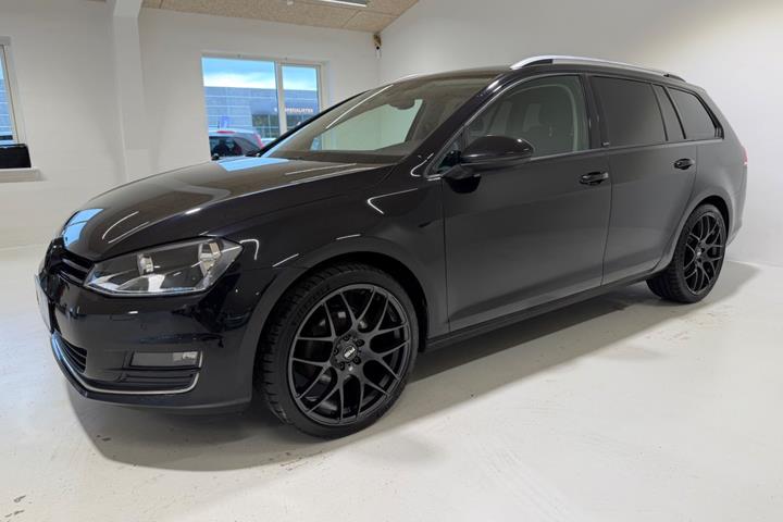 Sort VW Golf VII fra 2017
