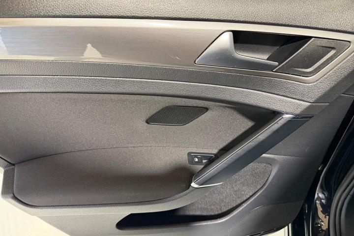 Sort VW Golf VII fra 2017