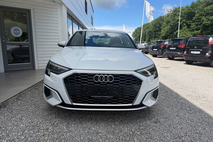 Hvid Audi A3 fra 2021