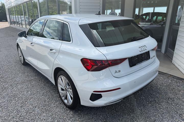 Hvid Audi A3 fra 2021