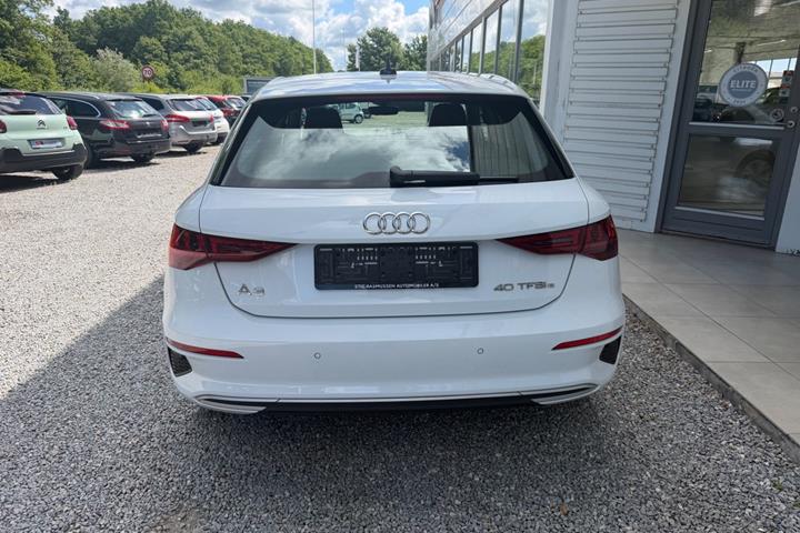 Hvid Audi A3 fra 2021