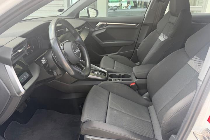 Hvid Audi A3 fra 2021