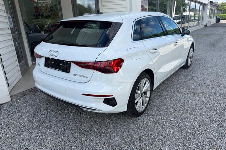 Hvid Audi A3 fra 2021