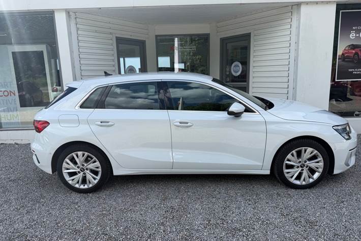 Hvid Audi A3 fra 2021