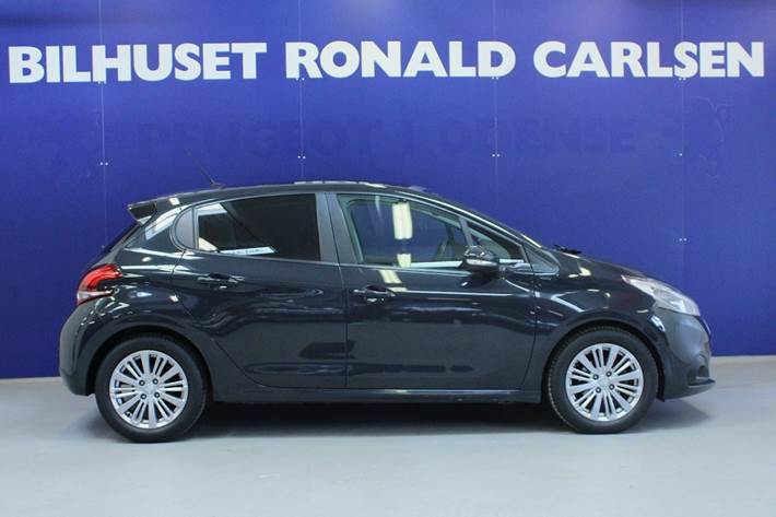 Sort Peugeot 208 fra 2018