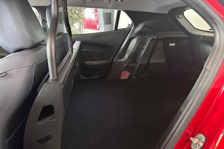 Rød Peugeot 2008 fra 2021