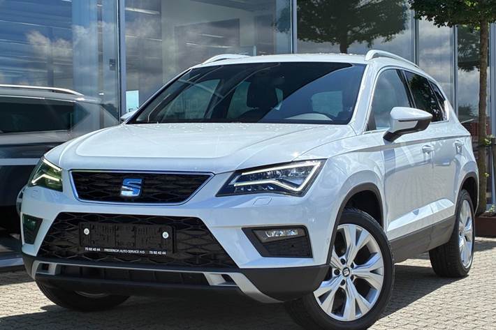 Hvid Seat Ateca fra 2020 set udefra