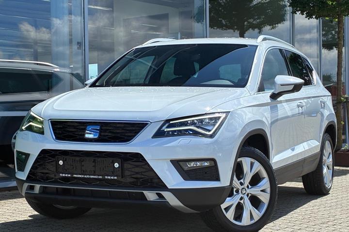 Hvid Seat Ateca fra 2020 set udefra