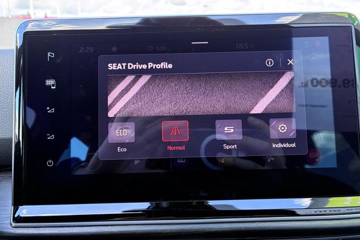 Sølv Seat Tarraco fra 2021