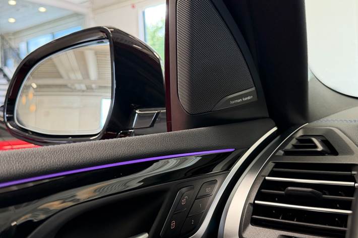 Grå BMW iX3 fra 2024